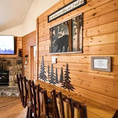 Four Private Suites - Hot Tub - Arcade - Fast Wi-Fi - One Minute To Parkway Fun Pigeon Forge Bagian luar foto